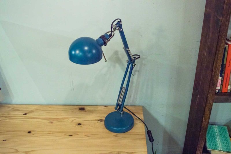 デスクスタンドライト